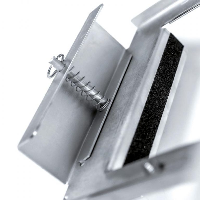 Splintkonstruktion mit Federsplint an der WeMa-Step Leiterkopfsicherung